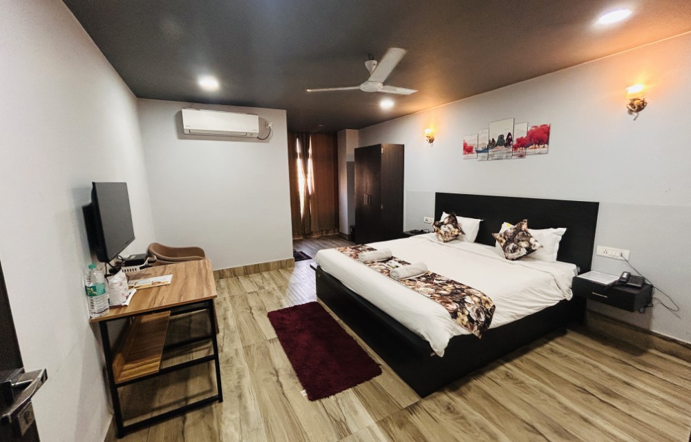Deluxe Double Bed